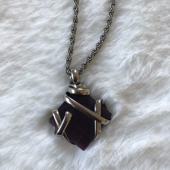 JS Silver Tone Purple Pendant Necklace. - Picture 2 of 4